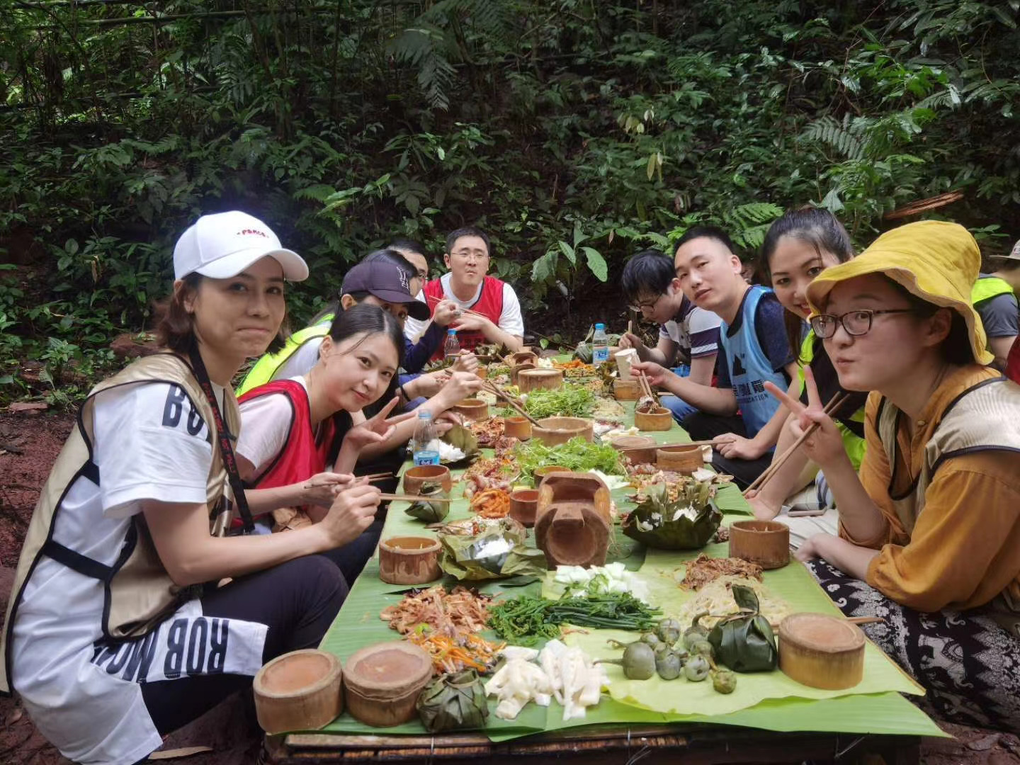 西雙版納熱帶雨林徒步穿越拓展團建