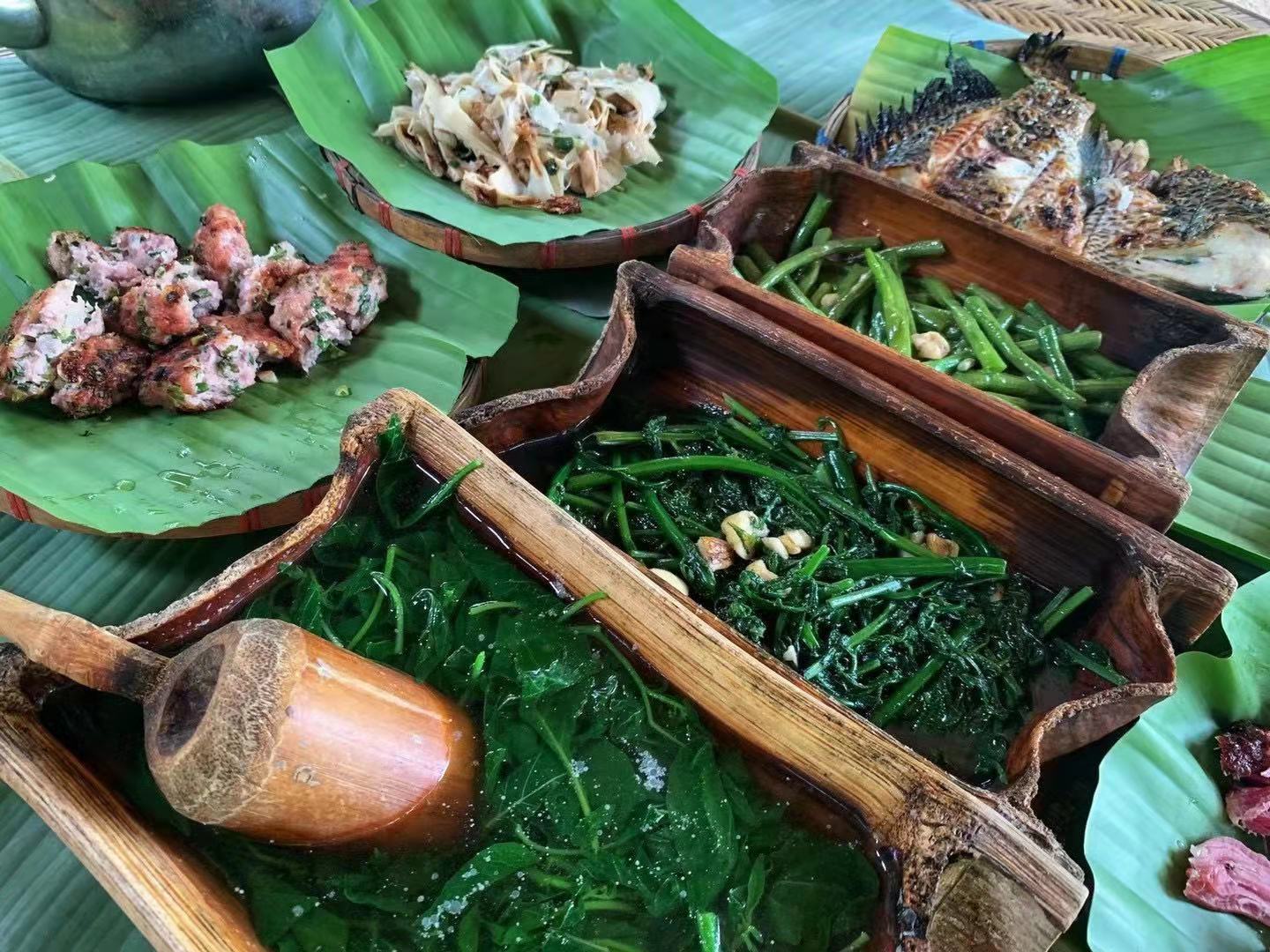 想不想和貝爺一樣，在熱帶雨林中體驗(yàn)荒野求生的驚險(xiǎn)和刺激？