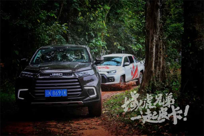 基諾山寨：域虎兄弟穿越原始森林，西雙版納越汽車(chē)試乘試駕